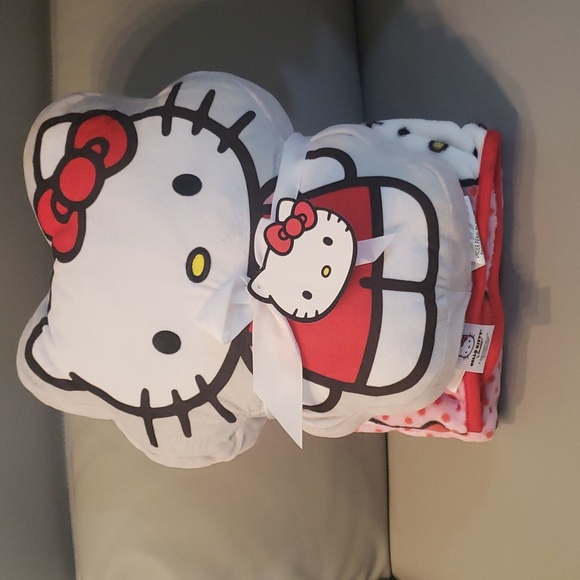Hello Kitty Shaped Pillow & Throw Set NWT - Picture 1 of 4
